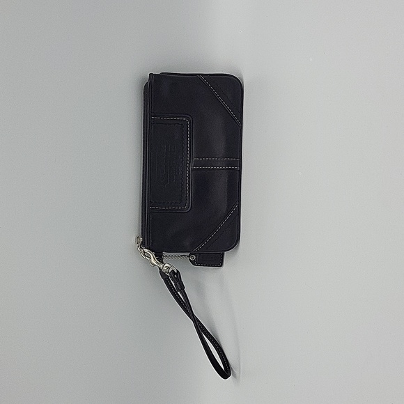 Coach Handbags - Coach Leatherware Wristlet